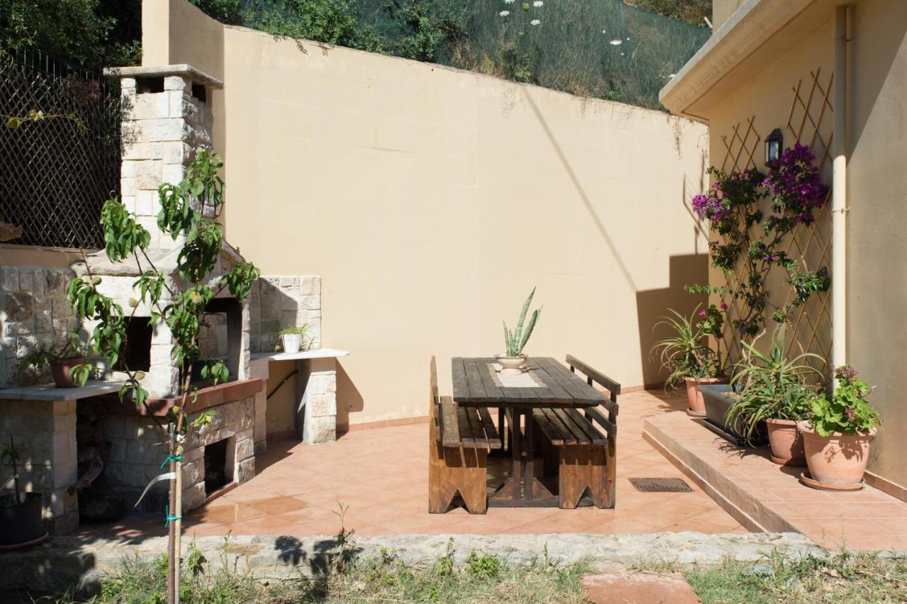 Heraklion Comfy House With Mountain View Exterior foto